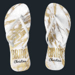 Schickes Goldweiße Marmorbraut, die Bachelorette Badesandalen<br><div class="desc">Elegant,  Chic und modernes Imitat Druckgold und weiße Marmormuster,  Brautandenken drehen Sie Reinfälle um. Dieser klassische und hoch entwickelte Entwurf ist für die noble,  modische und stilvolle Braut perfekt. Tragen Sie sie zu Ihrem Junggeselinnen-Abschied oder zu jedem möglichem Vorhochzeit Ereignis. Aller Fotodruckentwurf.</div>