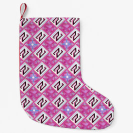 Schickes rosa geometrisches Alphabet N Initiale Kleiner Weihnachtsstrumpf