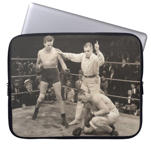 Schiedsrichterzählung im Ringboxen, Vintag Laptopschutzhülle (Vorderseite)