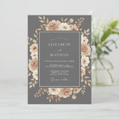 Schiefer-Pfirsich-Blumen-Hochzeit Romantik Einladung (Stehend Vorderseite)