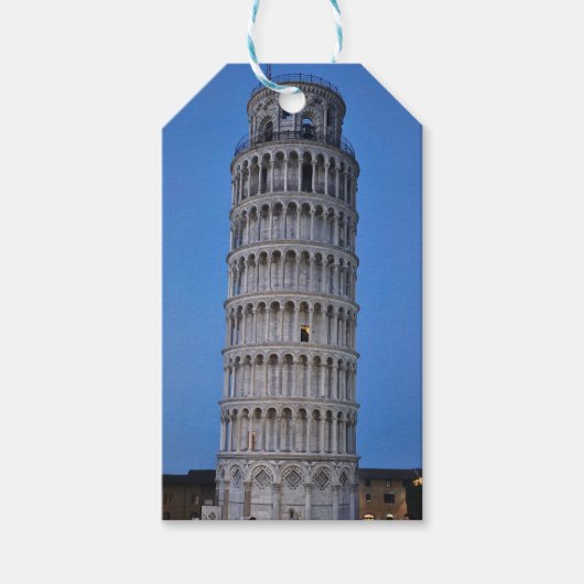 Schiefer Turm in der Dämmerung Geschenkanhänger (Vorderseite)