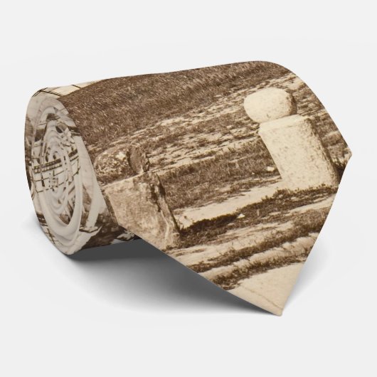 Schiefer Turm von Pisa Krawatte (Gerollt)