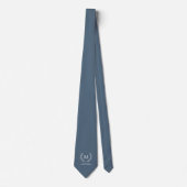 Schieferblaues Monogramm des Brautvaters für die H Krawatte (Vorderseite)