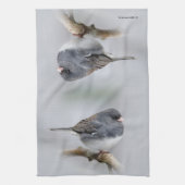 Schieferfarbener, dunkel-Mit Augen Junco auf der B Geschirrtuch (Vertikal)