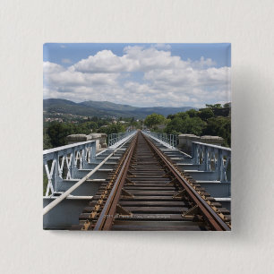 Schienenstränge auf Eiffel-Brücke Button