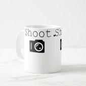 Schießen. Fotografie Fotograf mit Kamera Kaffeetasse (Vorderseite Links)