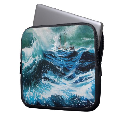 Schiff im Sturm Laptopschutzhülle (Vorderseite Links)