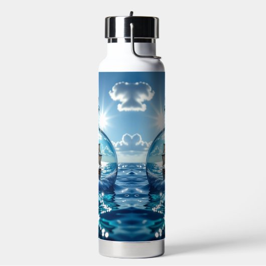 Schiff in einer Flasche im Meer (Links)