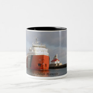 Schiff und Leuchtturm, Duluth Minnesota Zweifarbige Tasse