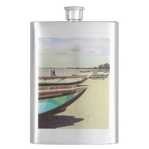 Schiffe am Tropical Beach Flachmann