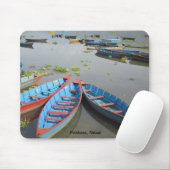 Schiffe auf dem Phewa-See Mousepad (Mit Mouse)