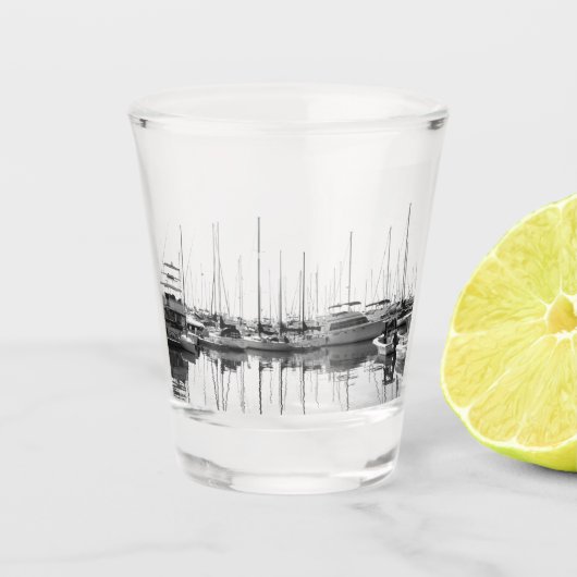 Schiffe im Hafen Schnapsglas (Vorderseite)