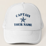 Schiffskapitän mit dem Namen Segelyacht Truckerkappe<br><div class="desc">Nautical Star Boot Kapitän Name Segeln Yachting Trucker Hat. Fett formatierte Vorlage für Namen oder Anführungszeichen. Machen Sie Ihre eigene personalisierte Kappe für das Bootfahren. Marineblau-Symbol mit benutzerdefiniertem Text. Geschenkidee zum coolen Geburtstag oder Vatertag für Männer. Machen Sie sich ein für Skipper, Papa, Onkel, Vater, Bruder, Ehemann, Freund etc. Die...</div>