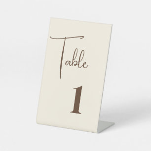 Schild für die Hochzeitkarte der Tischnummer