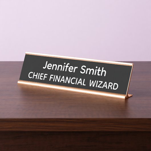 Schild mit dem Namen 'Chef-Finanzzauberer'
