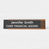 Schild mit dem Namen 'Chef-Finanzzauberer' (Vorderseite )