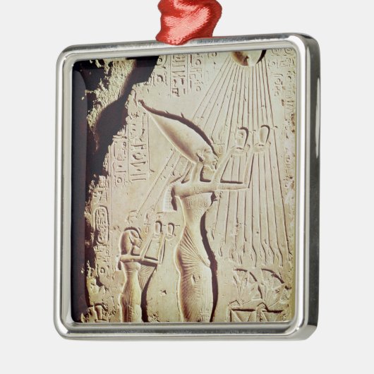 Schilderung von Amenophis IV, von Nefertiti und Ornament Aus Metall (Links)