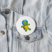Schildkröte als Astronaut mit Glaskugel Button (Beispiel)