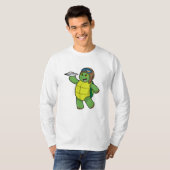 Schildkröte als Pilot mit Papier-Flugzeug T-Shirt (Vorne ganz)