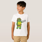 Schildkröte als Pirate mit Hooked-Hand und Augenpf T-Shirt (Vorne ganz)