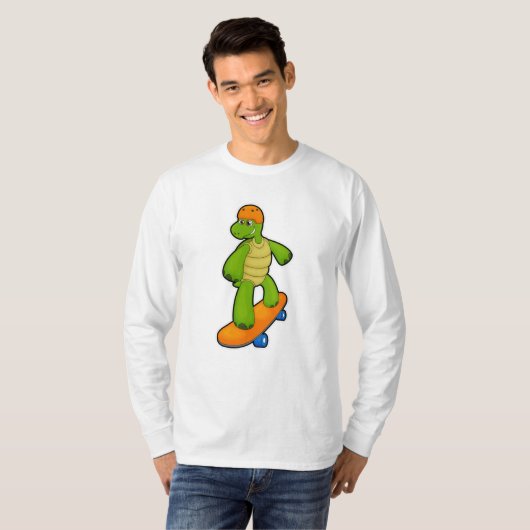 Schildkröte als Skateboarder mit Skateboard & Helm T-Shirt (Vorne ganz)