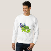 Schildkröte beim Tauchen mit Schnorchel Sweatshirt (Vorne ganz)