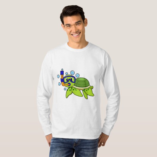 Schildkröte beim Tauchen mit Schnorchel T-Shirt (Vorne ganz)