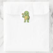 Schildkröte hält eine Blume Runder Aufkleber (Tasche)
