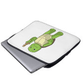 Schildkröte im Schach mit gestapeltem Schach Laptopschutzhülle (Vorne Knopf)