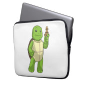 Schildkröte im Schach mit gestapeltem Schach Laptopschutzhülle (Vorderseite Links)