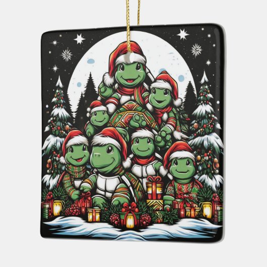 Schildkröte ist glücklich mit Weihnachtsgeschenken Keramikornament (Links)