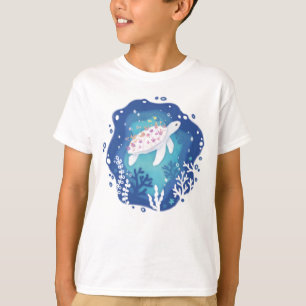 Schildkröte mit Korallen in Ocean Paper Art Illust T-Shirt