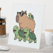 Schildkrötenfahrt Capybara, Funny Capybara Sockelschild (In Situ)