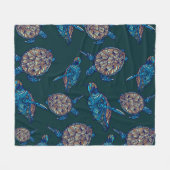 Schildkrötennahes Muster auf dunklem Hintergrund. Fleecedecke (Vorderseite (Horizontal))