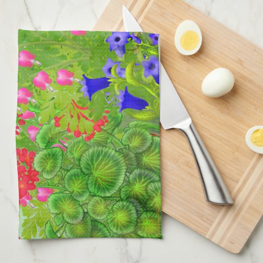 Schildpatt-Kätzchen im Garten-Geschirrtuch Handtuch (Viertel Falte)