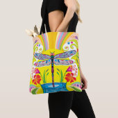 Schillernde Libelle und Wildblumen Tasche (Von Nahem)