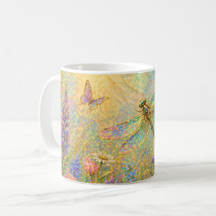 Schillernde Libellenwiese mit Schmetterling Kaffeetasse