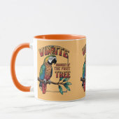 Schimmernde Perch: Lebhafter Papagei auf Obstbaum Tasse (Links)