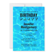 Schimmerndes blaues Schwimmbad Wasserspiegeln Gebu