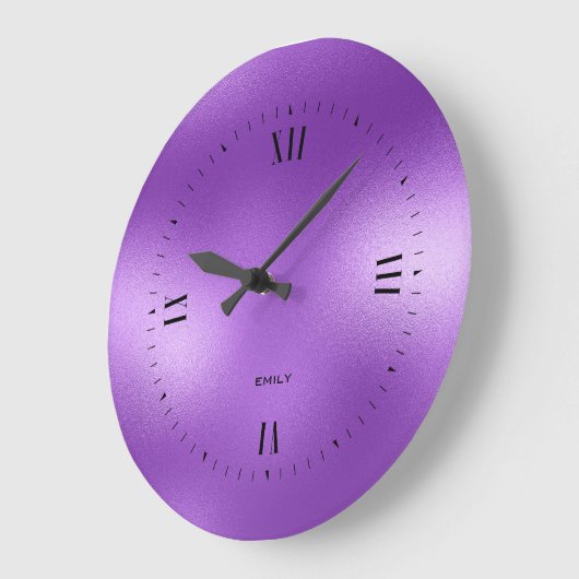 Schimmerndes Lila Hintergrundmonogramm Große Wanduhr (Winkel)