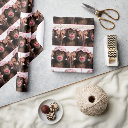 Schimpanse mit rosa Lippenstift Geschenkpapier (Kunsthandwerk)