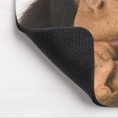 Schimpanse (Pantroglodytes). Junge Spielerin 2 Mousepad (Ecke)