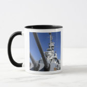 Schlachtschiff USSs Alabama am Tasse (Links)