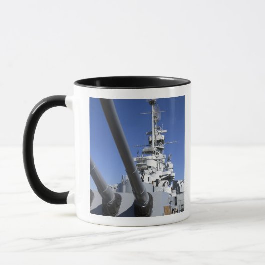 Schlachtschiff USSs Alabama am Tasse (Links)