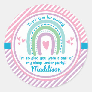 Schlaf unter halbem Schlaf über Regenbogen Runder Aufkleber