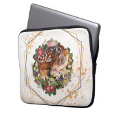 Schlafanzug, stilisierte braune Tierdarstellung Laptopschutzhülle (Vorderseite Links)