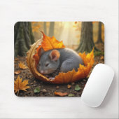 Schlafen der Maus in einem Herbstleaf Mousepad (Mit Mouse)
