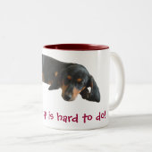 Schlafen in Kaffee-Tasse Zweifarbige Tasse (VorderseiteRechts)