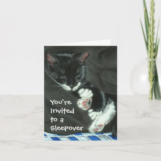 Schlafen Tuxedo Katze Leepover Party Einladung (Vorderseite)
