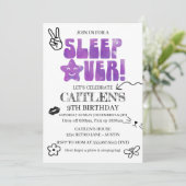 Schlafen über Geburtstag Party Retro Doodles Lila Einladung (Stehend Vorderseite)